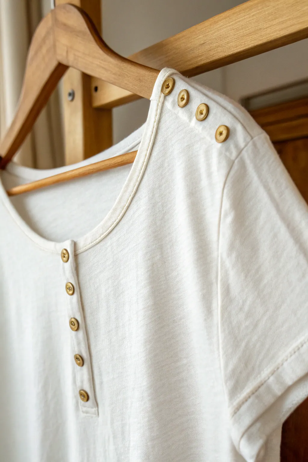 Transform your style with a touch of elegance: explore the art of convertible necklines.