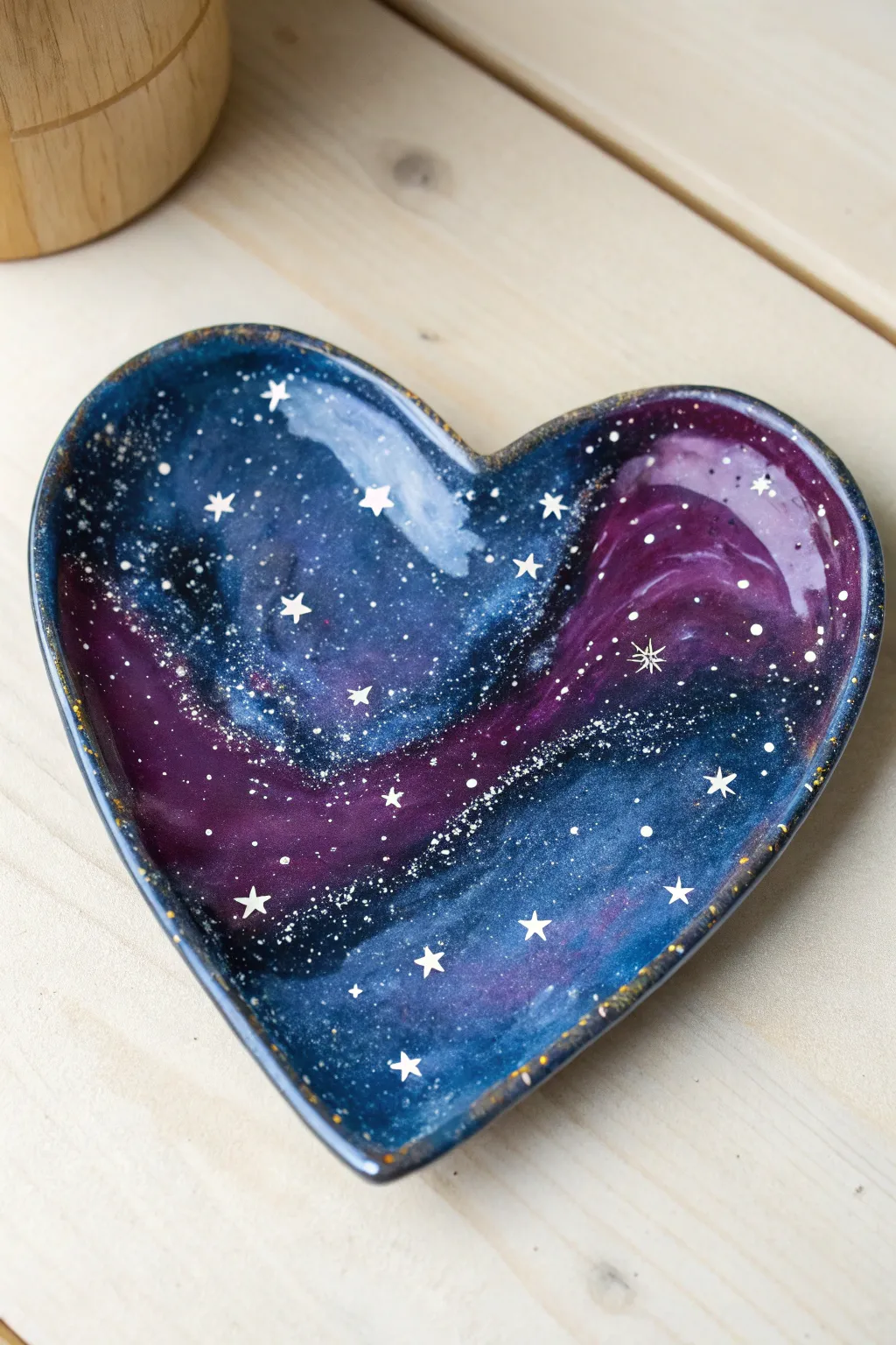 Bring the cosmos to your table with this galaxy-inspired heart plate, a perfect blend of minimalism and artistry.