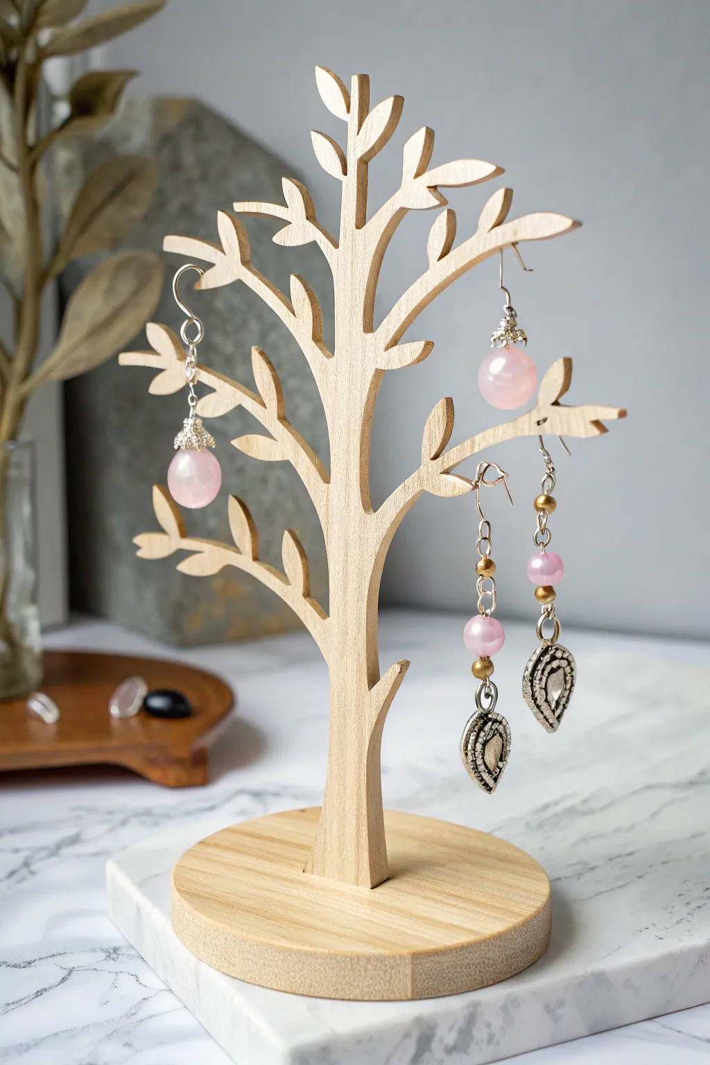 Elegance in Simplicity: Showcase your collection with a minimalist earring tree.