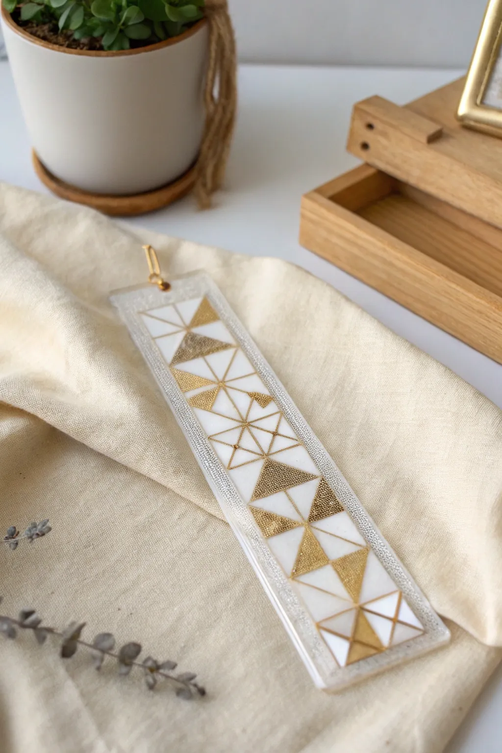 Elevate your reading experience with a touch of modern elegance—discover geometric resin bookmarks.