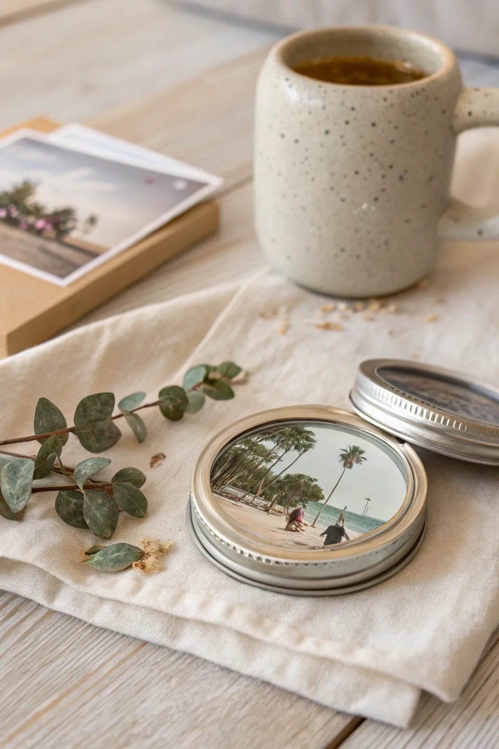 Preserve your cherished moments with these delightful resin coasters, crafted from Mason jar lids. Perfect for adding a touch of nostalgia and elegance to your home.