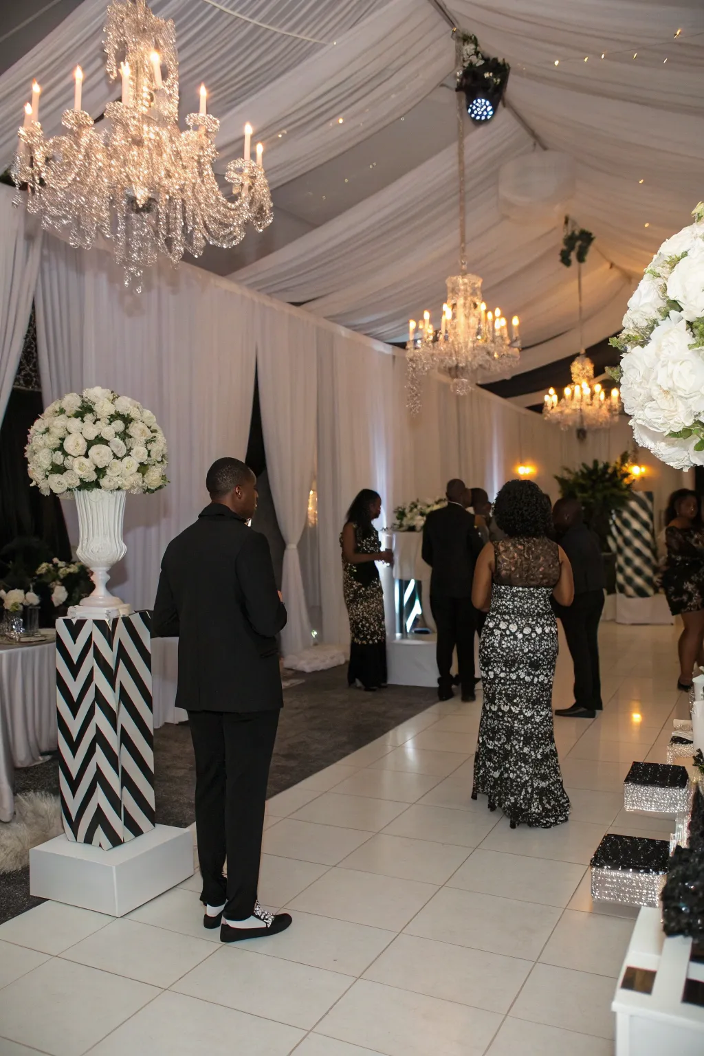 Add a touch of elegance with a Black & White Glam Sweet 16.